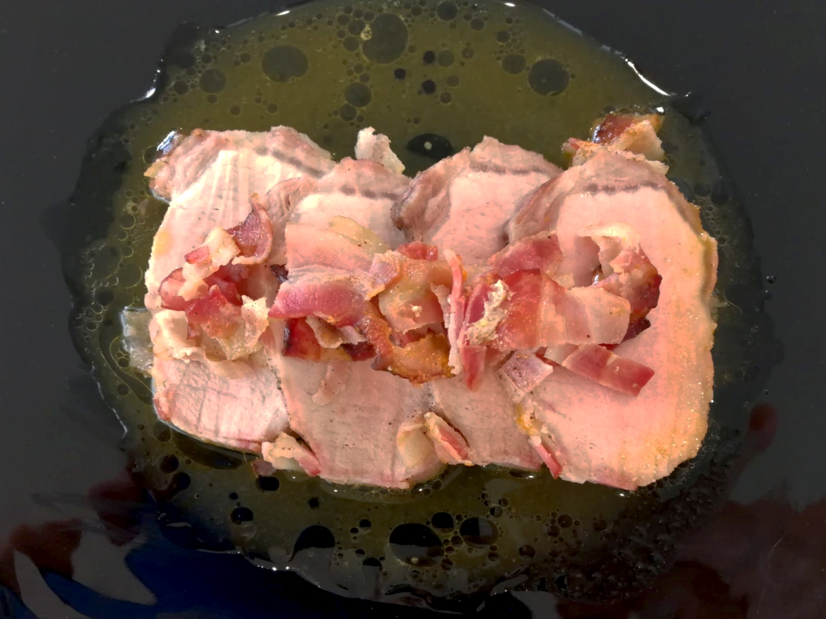 Cinta de lomo de cerdo ibérico, con bacon y cítricos